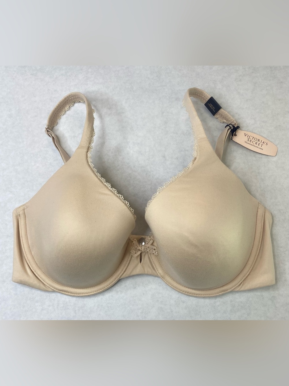 Victoria’s Secret Body By Victoria Nude Lined Perfect Coverage Bra 32D